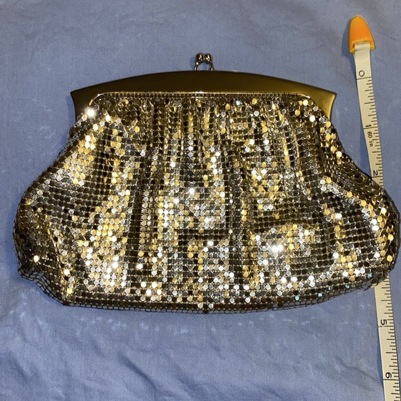 Vintage WHITING & DAVIS Silver Mesh Clutch Purse - Picture 3 of 6